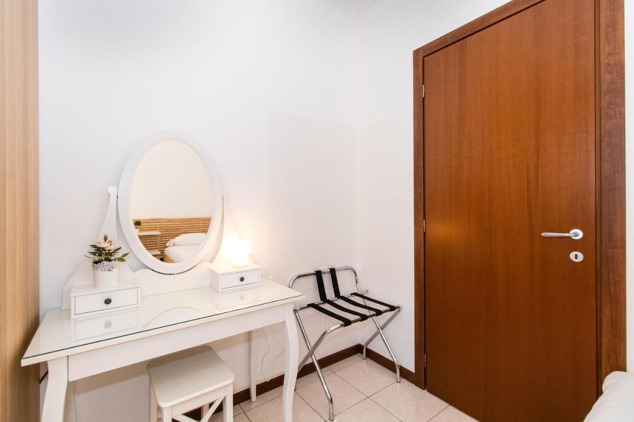Come Casa Like Home Apartment With Parking Торино Екстериор снимка