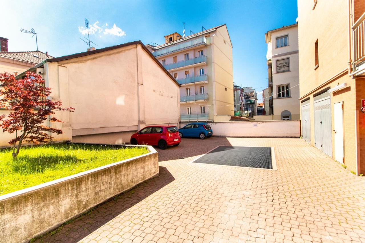 Come Casa Like Home Apartment With Parking Торино Екстериор снимка