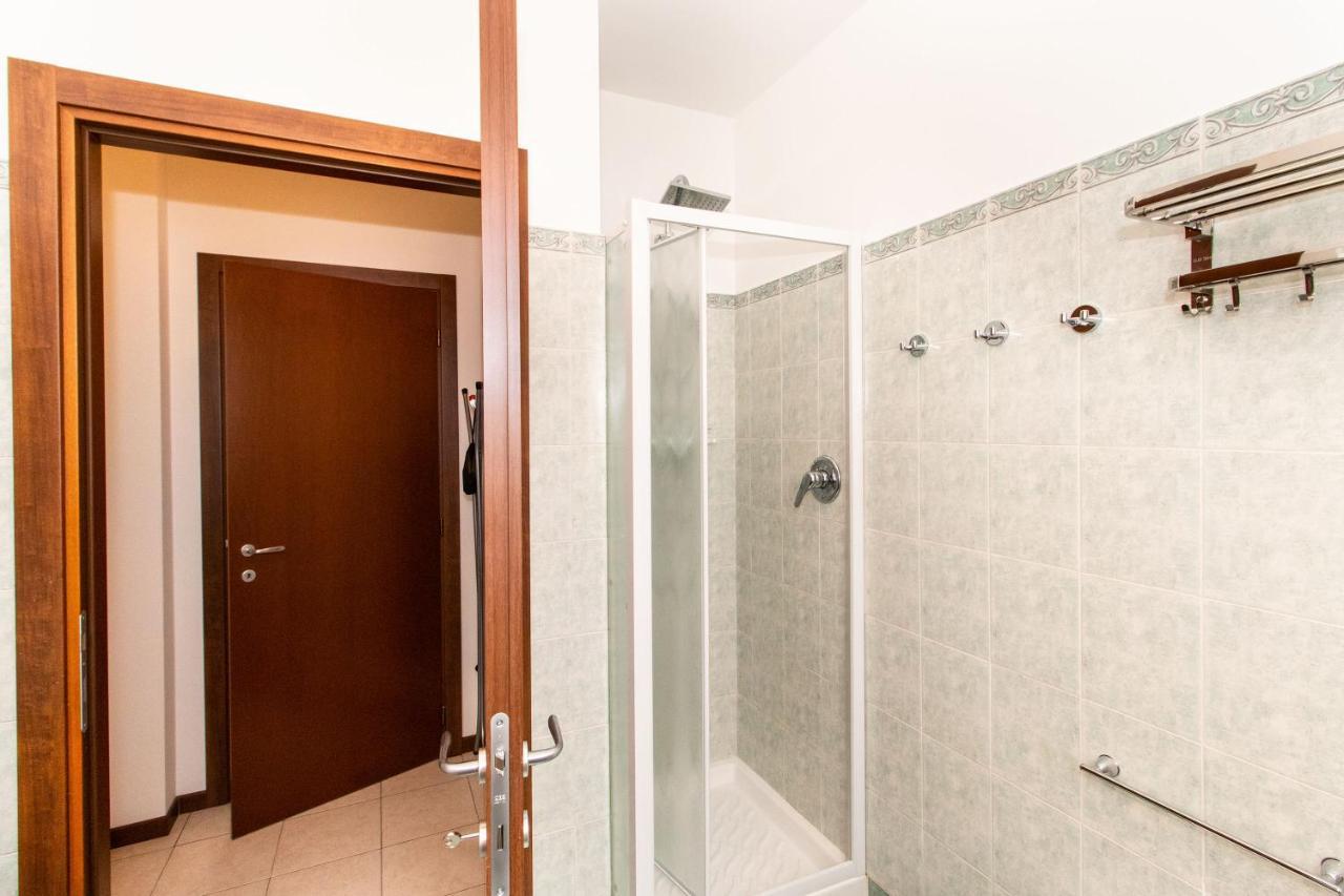 Come Casa Like Home Apartment With Parking Торино Екстериор снимка